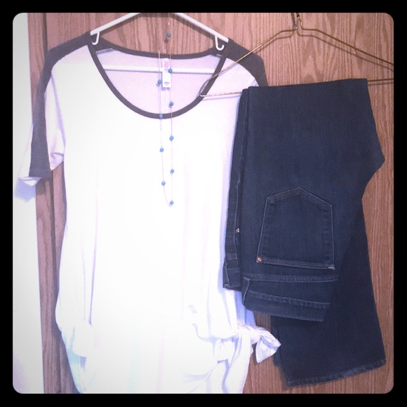 LuLaRoe Tops - EUC LuLaRoe Perfect T